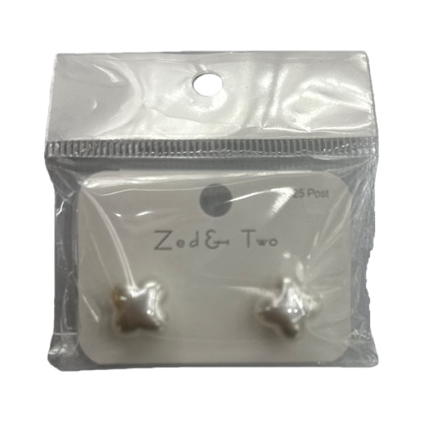 White packaging bag star-shaped ear studs are fashionable, simple and versatile earrings Item Picture