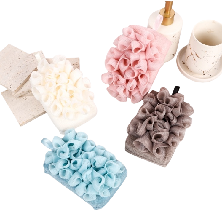 The colorful curly lace bath ball is soft and smooth. When scrubbing, exfoliation is gentle and does no harm to the skin Item Picture
