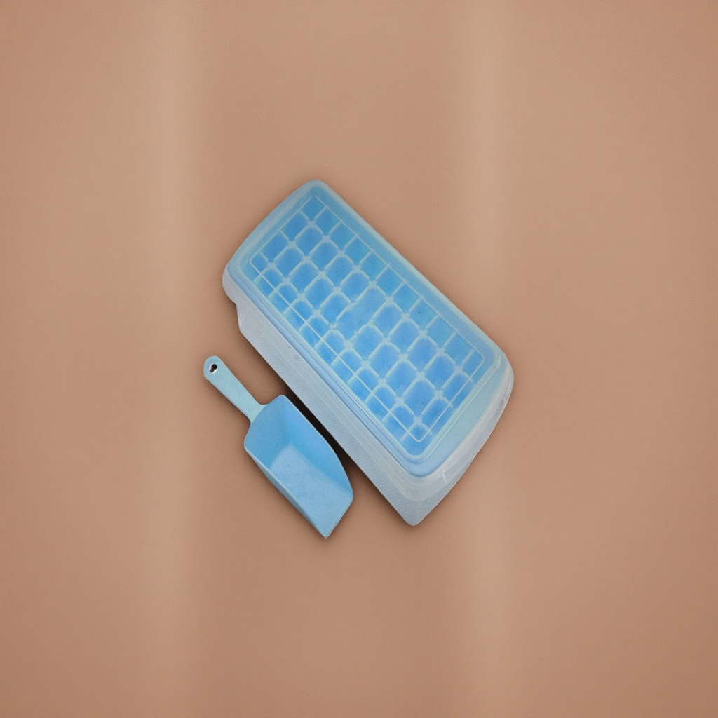 Blue ice cube tray mold with ice spatula, ice cube making tool, home kitchen ice box set Application Scenario