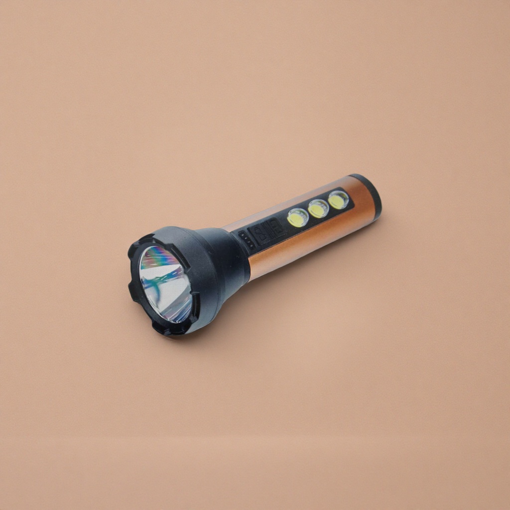 Naranja y negro luz brillante recargable linterna portátil LED impermeable iluminación exterior Application Scenario