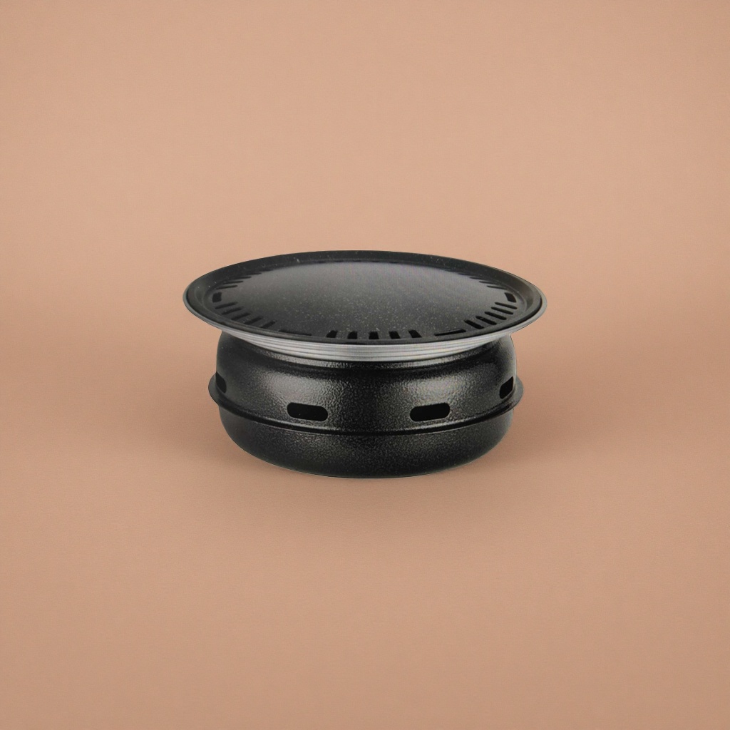 The black round baking tray is a non-stick baking tray for home use, with a diameter of 28cm Application Scenario