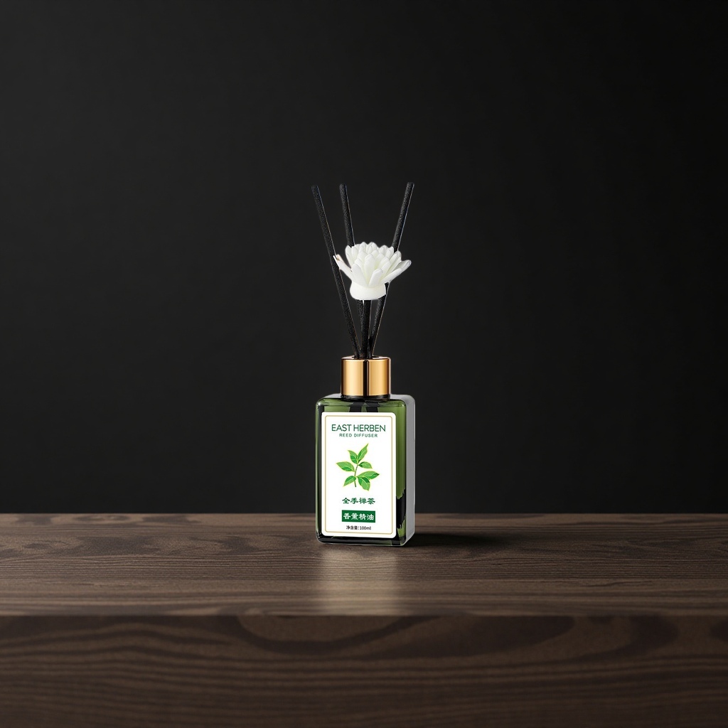 绿色玻璃瓶装香薰配黑色香薰棒白色莲花扩香头