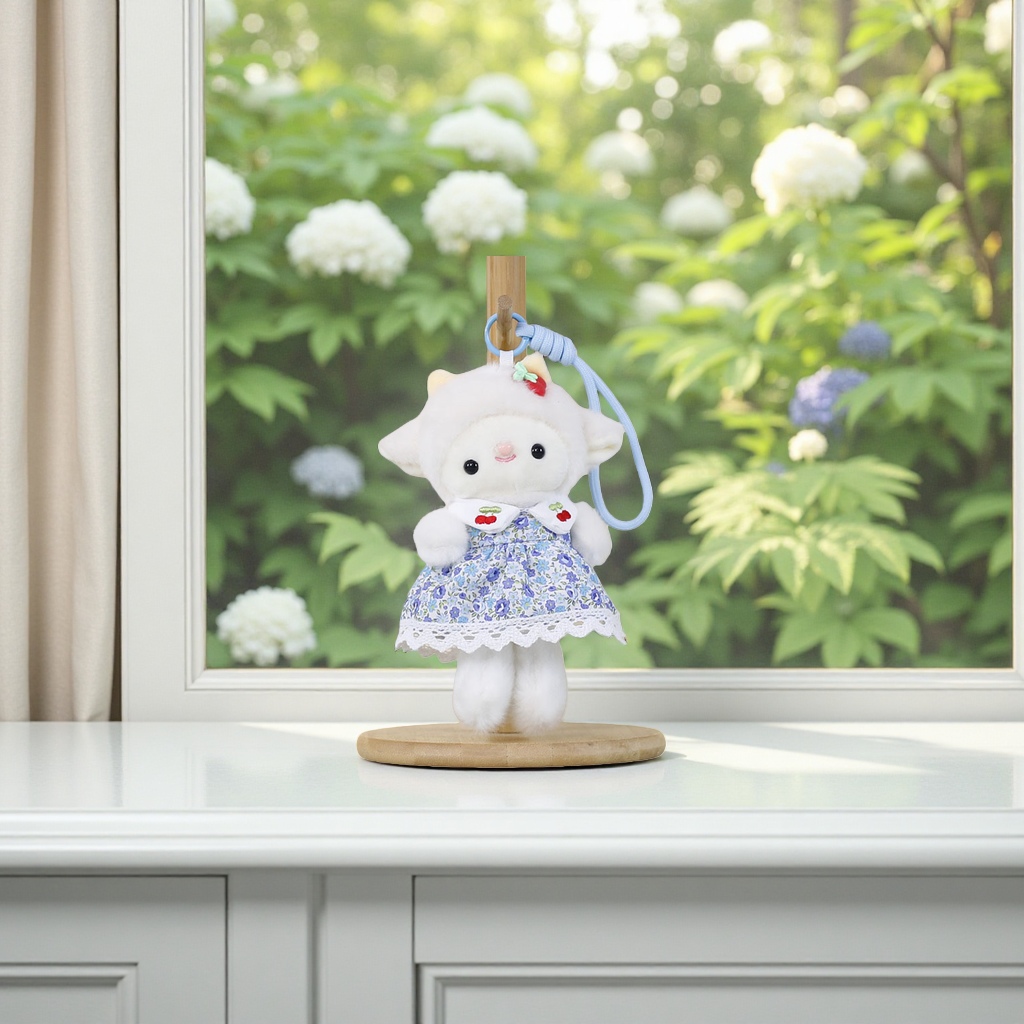 A cute and adorable white plush little lamb pendant, a keychain and car bag decoration Specification image