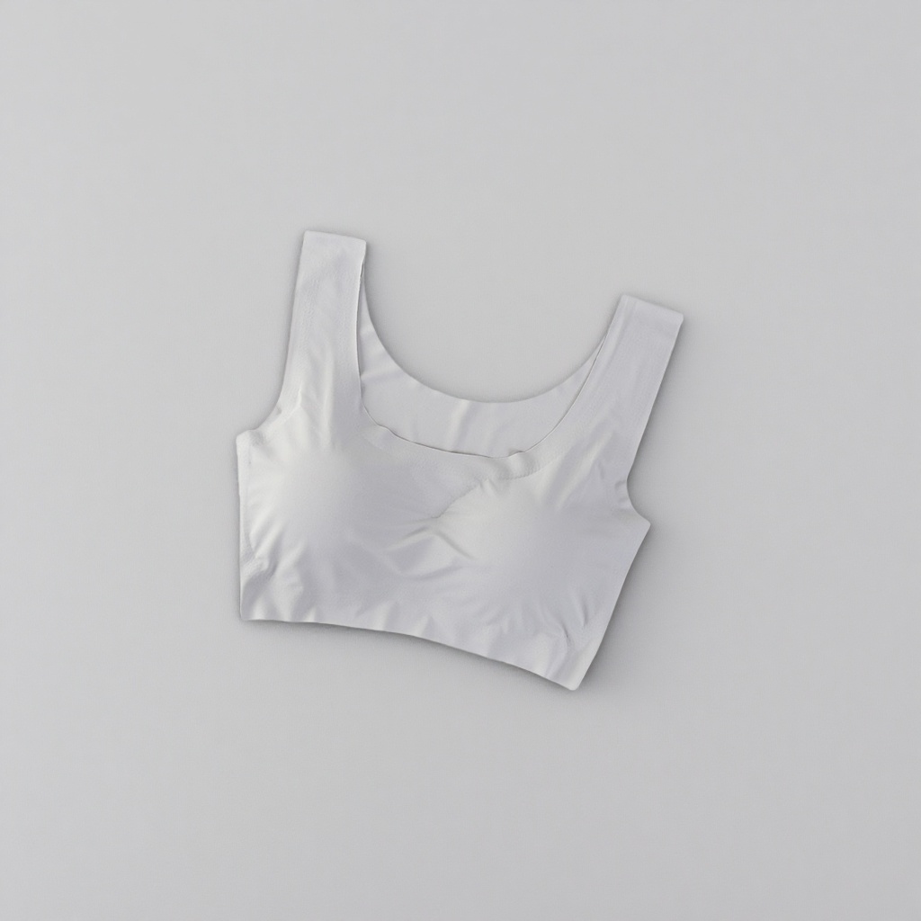 The grey strapless bra brings together a seamless and comfortable lingerie for women Application Scenario