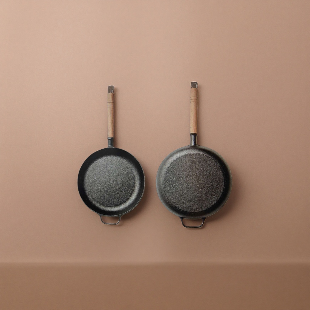 A black cast iron pot with a wooden handle is a household kitchen utensil for frying, stir-frying, stewing and boiling Specification image