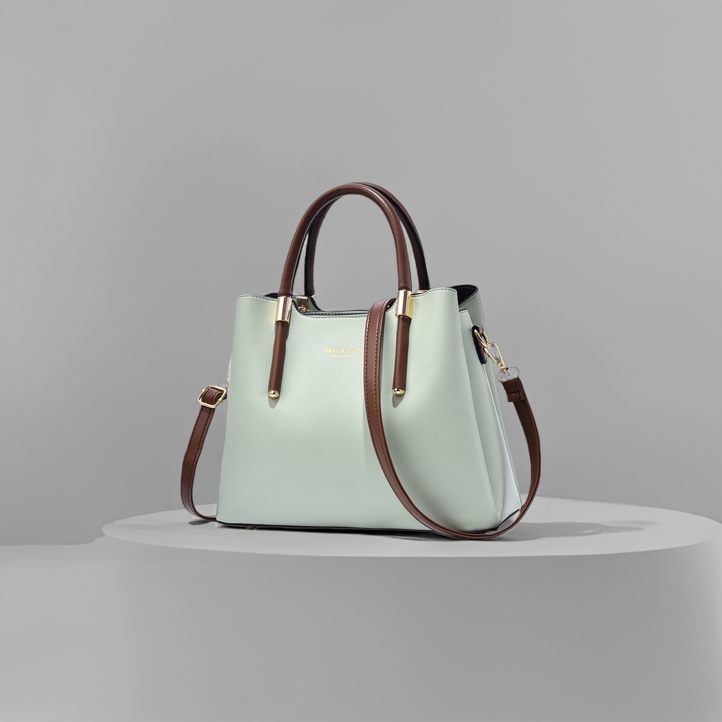 حقيبة يد فاتحة اللون مع حزام من الجلد البني مع قطع معدنية ذهبية Specification image