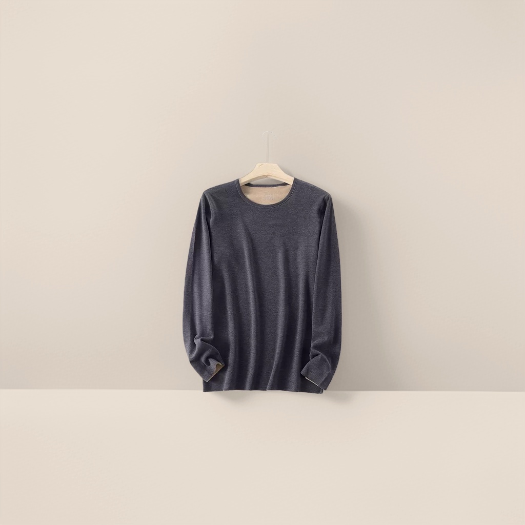 A thick and warm basic dark grey long-sleeved top for men in autumn and winter details Picture