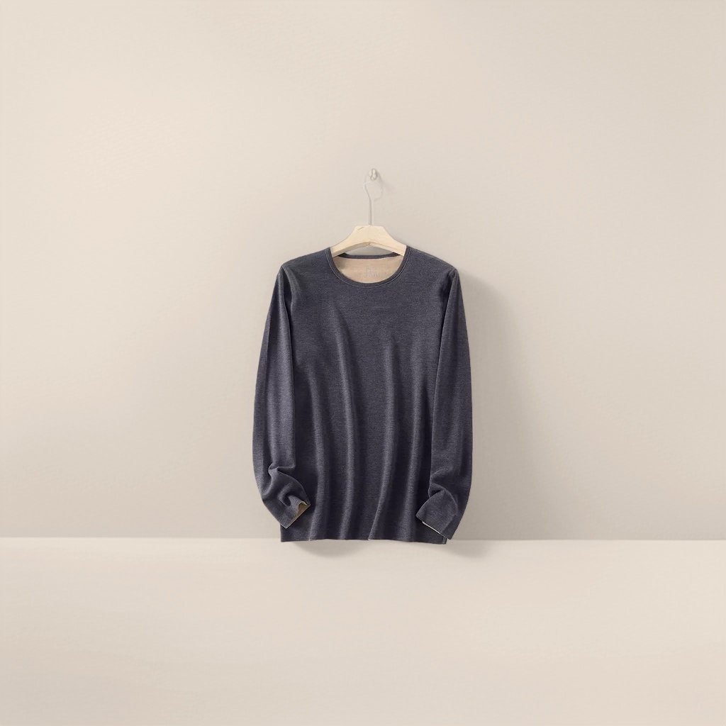A thick and warm basic dark grey long-sleeved top for men in autumn and winter Application Scenario