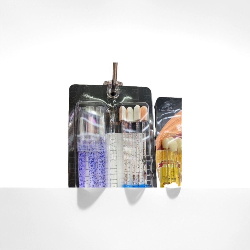 Black packaging makeup brush set of 12 professional makeup brushes comes with a storage bag details Picture