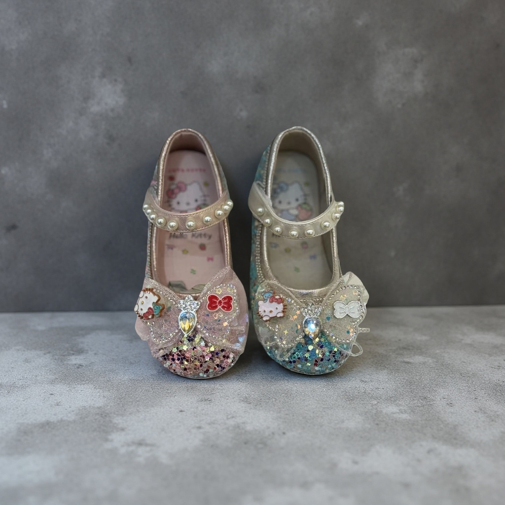 Pink and blue sequined Hello Kitty children's dance shoes Application Scenario