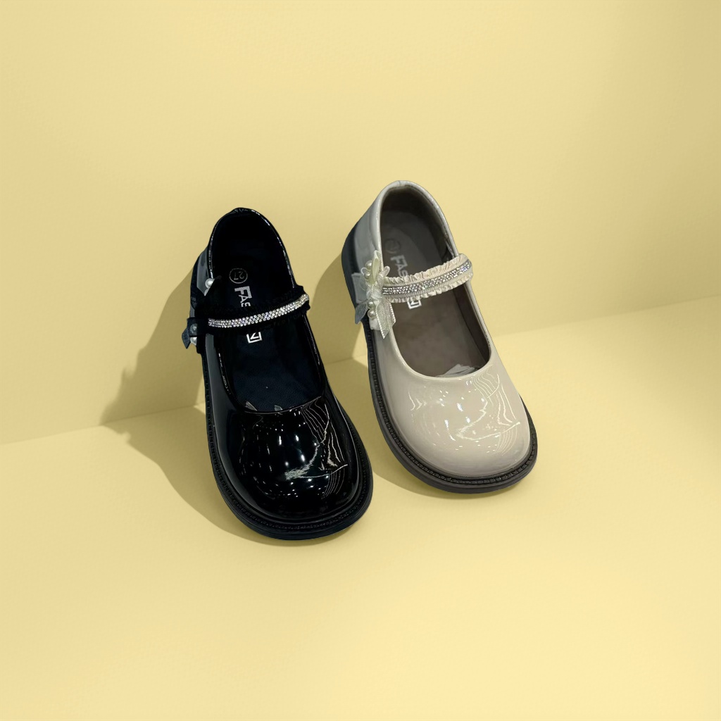 Black glossy and off-white glossy Mary Jane shoes, women's genuine leather retro commuter single shoes details Picture