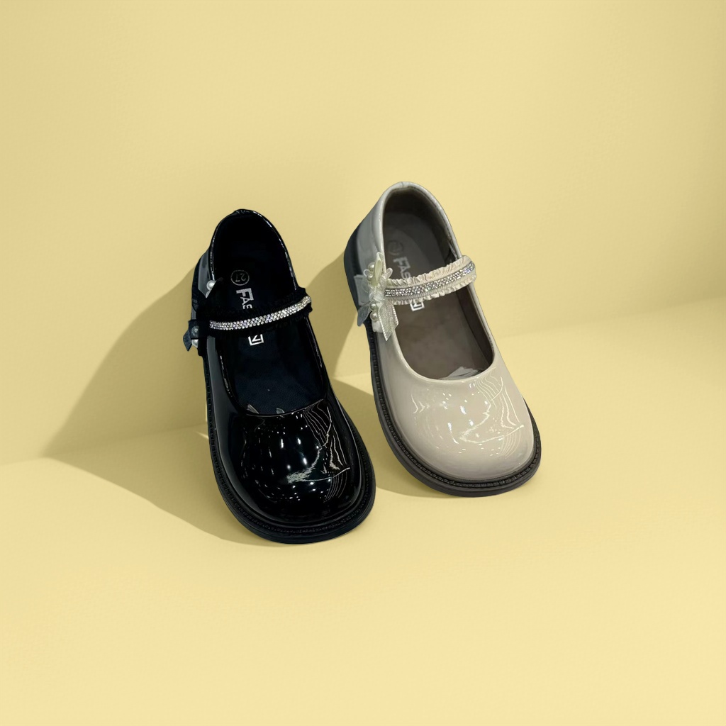 Black glossy and off-white glossy Mary Jane shoes, women's genuine leather retro commuter single shoes Item Picture