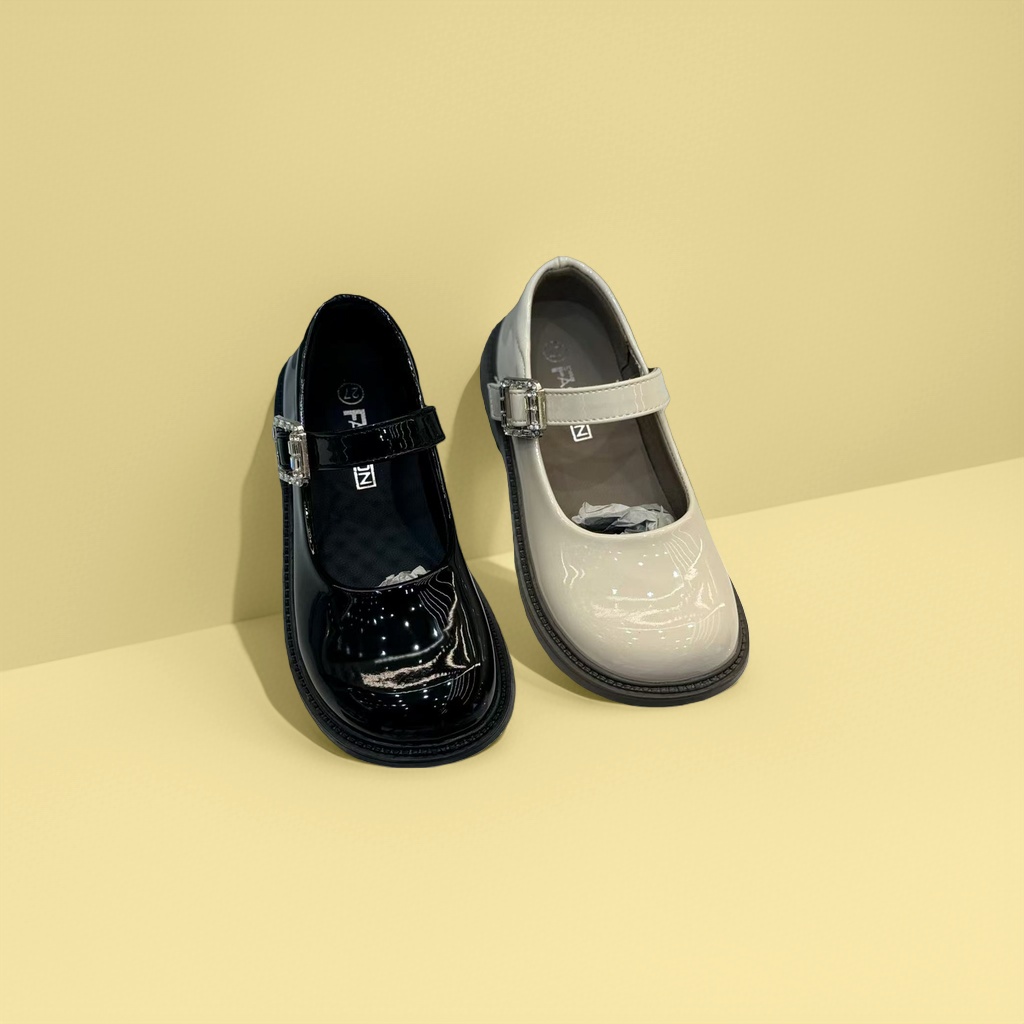 Patent leather Mary Jane shoes, black and beige contrasting color women's retro commuter single shoes Item Picture