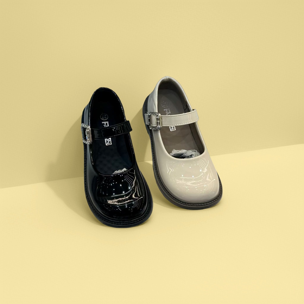 Patent leather Mary Jane shoes, black and beige contrasting color women's retro commuter single shoes details Picture