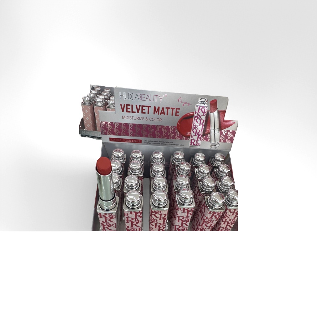 Red lipstick for moisturizing, hydrating, color-enhancing and long-lasting matte finish, a new women's makeup product Application Scenario