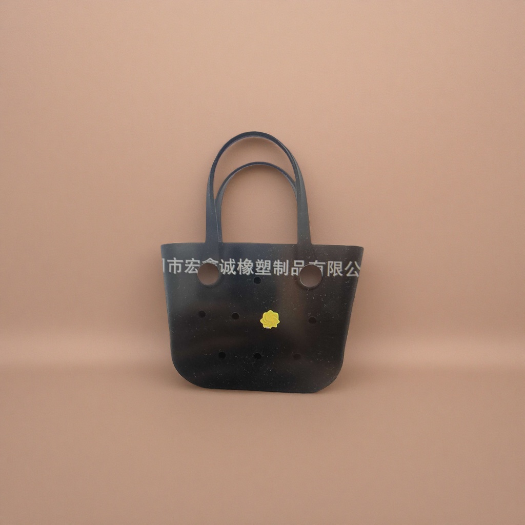 This black handbag is simple, versatile, fashionable, lightweight and has a large capacity for women's commuting Specification image