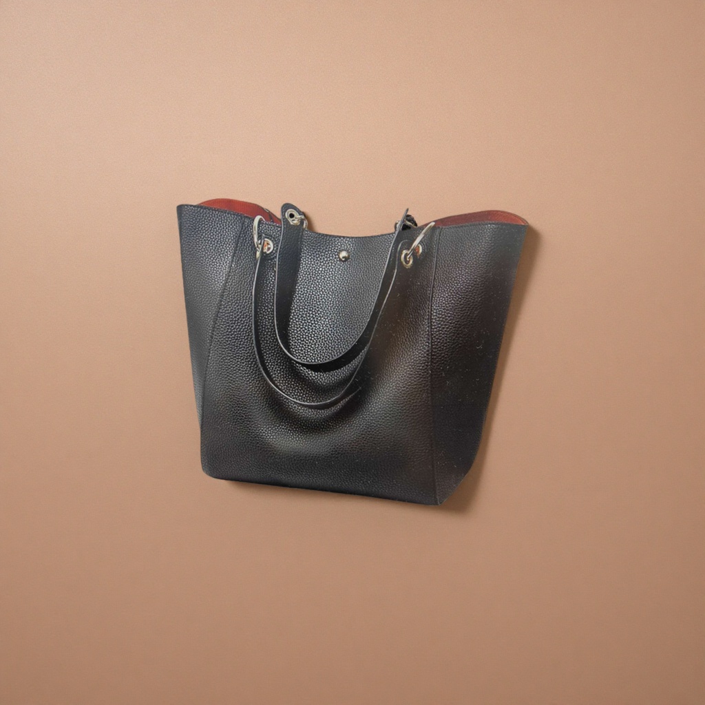 The black textured tote bag has a large capacity for commuting, a shoulder bag, and is fashionable and versatile for women Specification image
