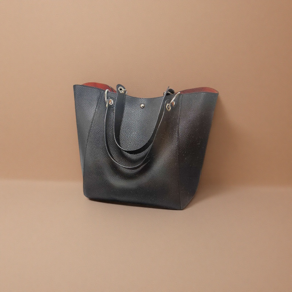 The black textured tote bag has a large capacity for commuting, a shoulder bag, and is fashionable and versatile for women Application Scenario