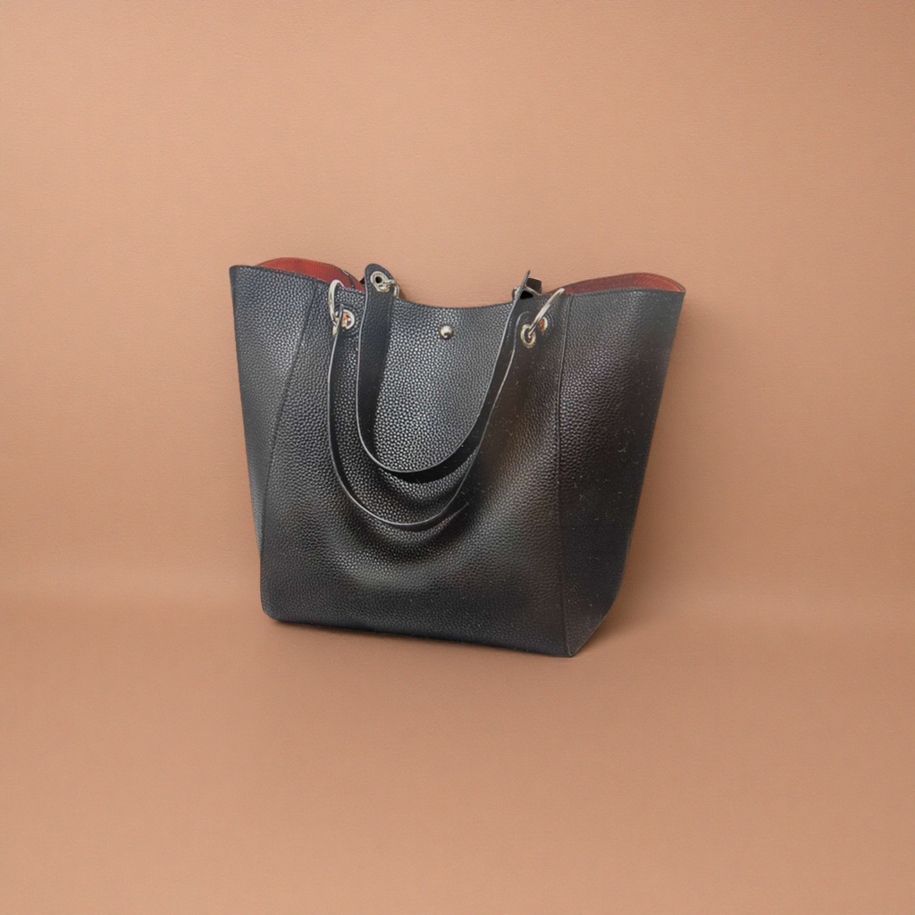 The black textured tote bag has a large capacity for commuting, a shoulder bag, and is fashionable and versatile for women details Picture