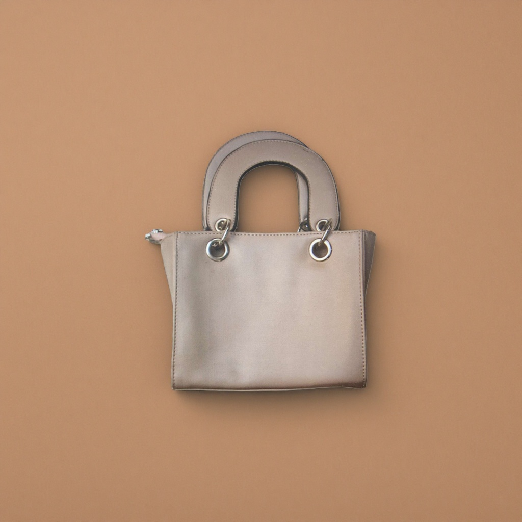 Beige genuine leather handbag, a simple and elegant single-shoulder bag for commuting ladies Specification image