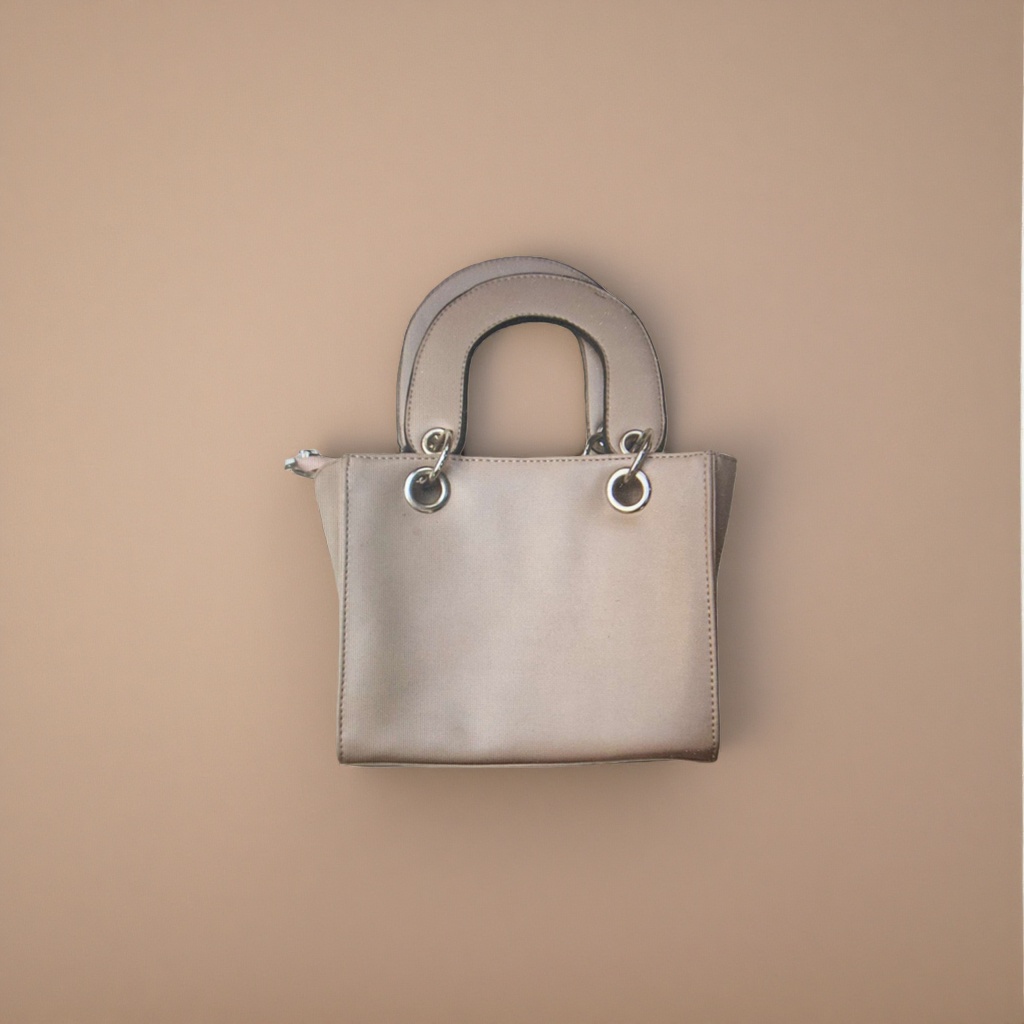Beige genuine leather handbag, a simple and elegant single-shoulder bag for commuting ladies details Picture