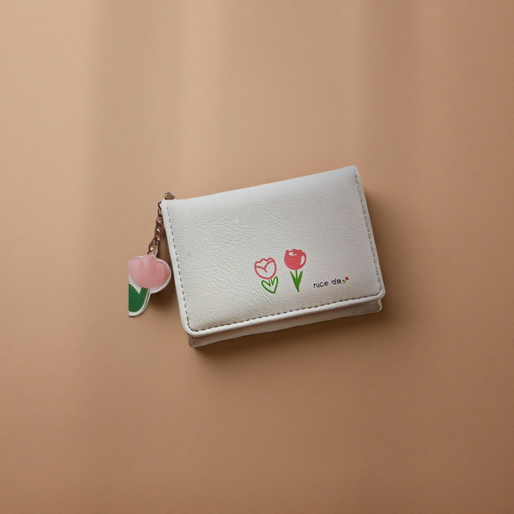 A small white wallet is printed with two red tulips and a nice day with a pink heart-shaped pendant Application Scenario