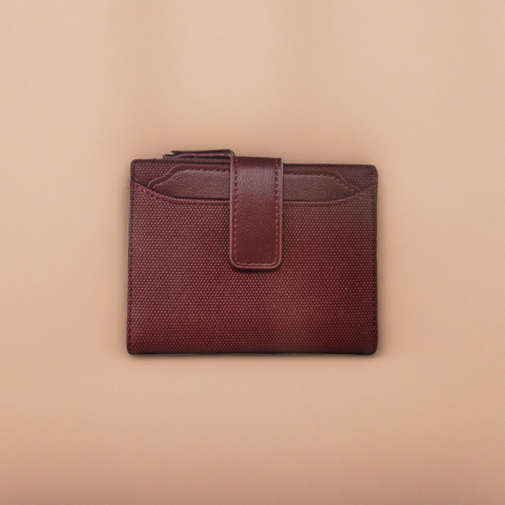 A long, wine-red leather wallet for ladies with a zippered pocket details Picture