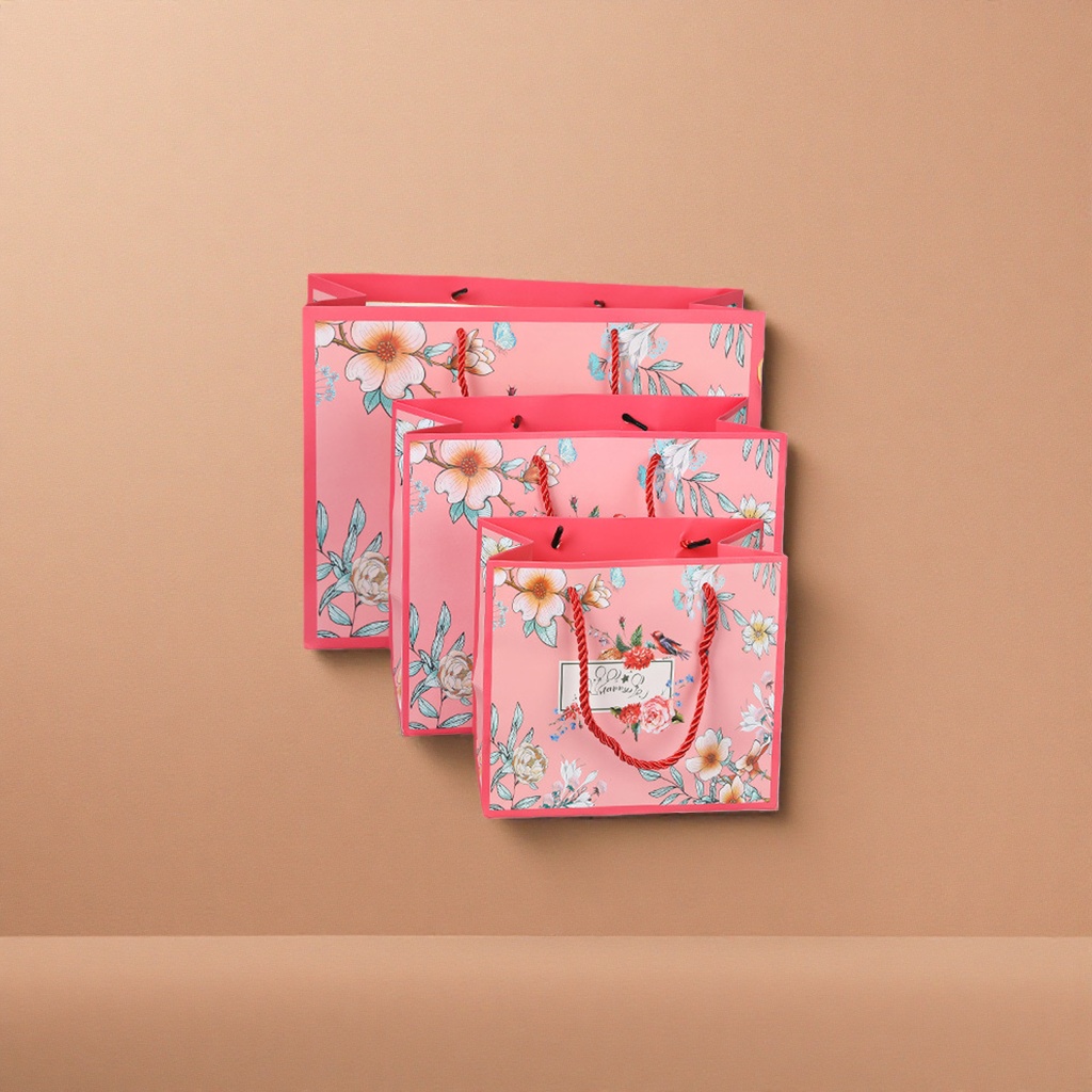 Pink floral pattern gift bags, hand-held paper bags, packaging bags for giving gifts, available in large, medium and small sizes