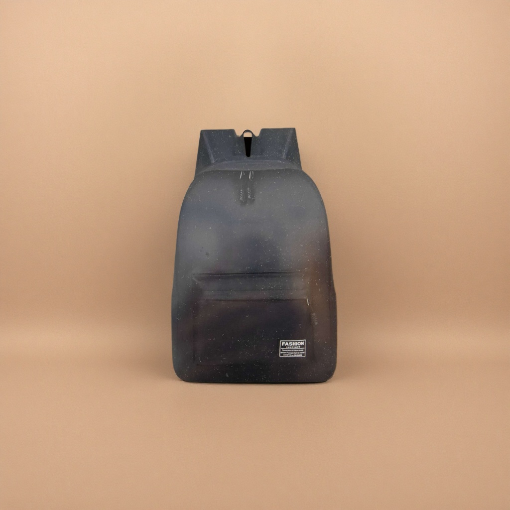 Black backpack, lightweight and large-capacity student commuting travel backpack Application Scenario