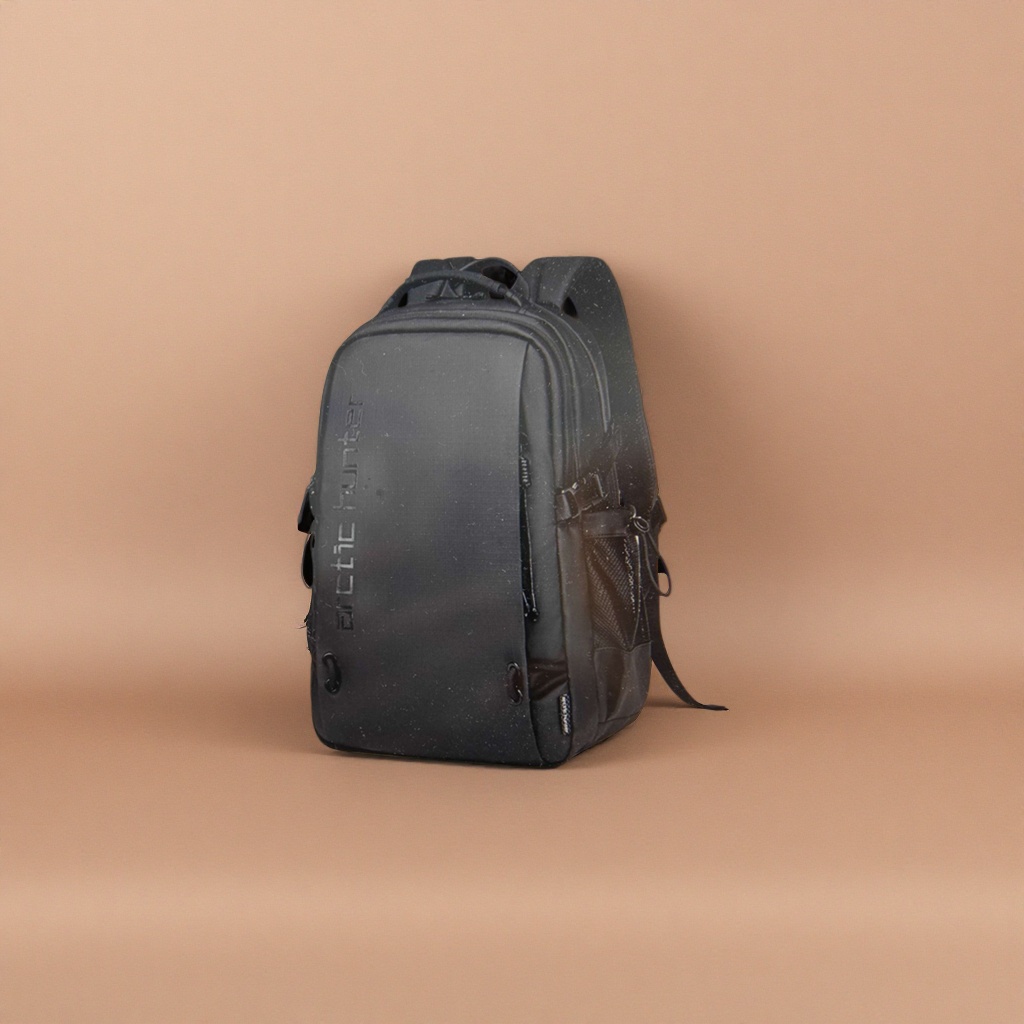Black nylon waterproof backpack, simple for commuting, business and casual, suitable for both men and women