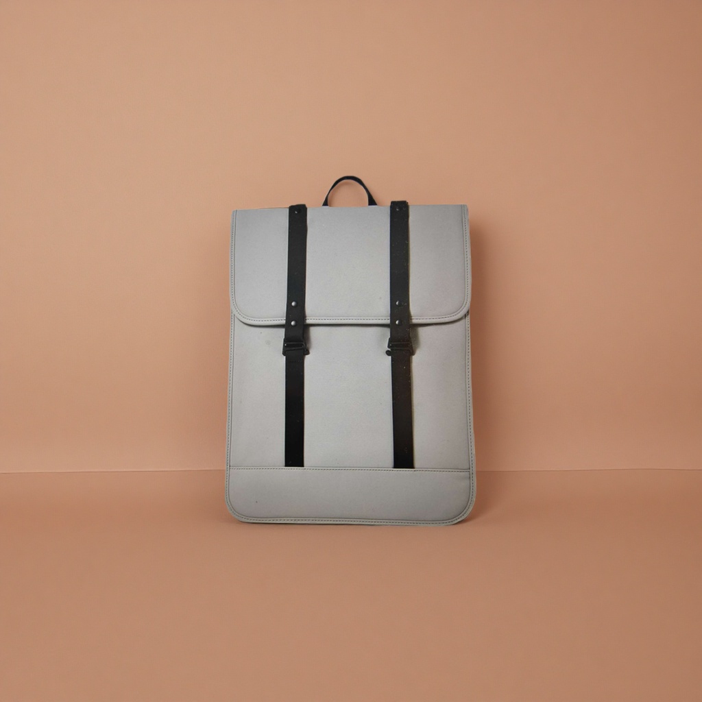 Light grey backpack strap, black leather strap and handle Application Scenario