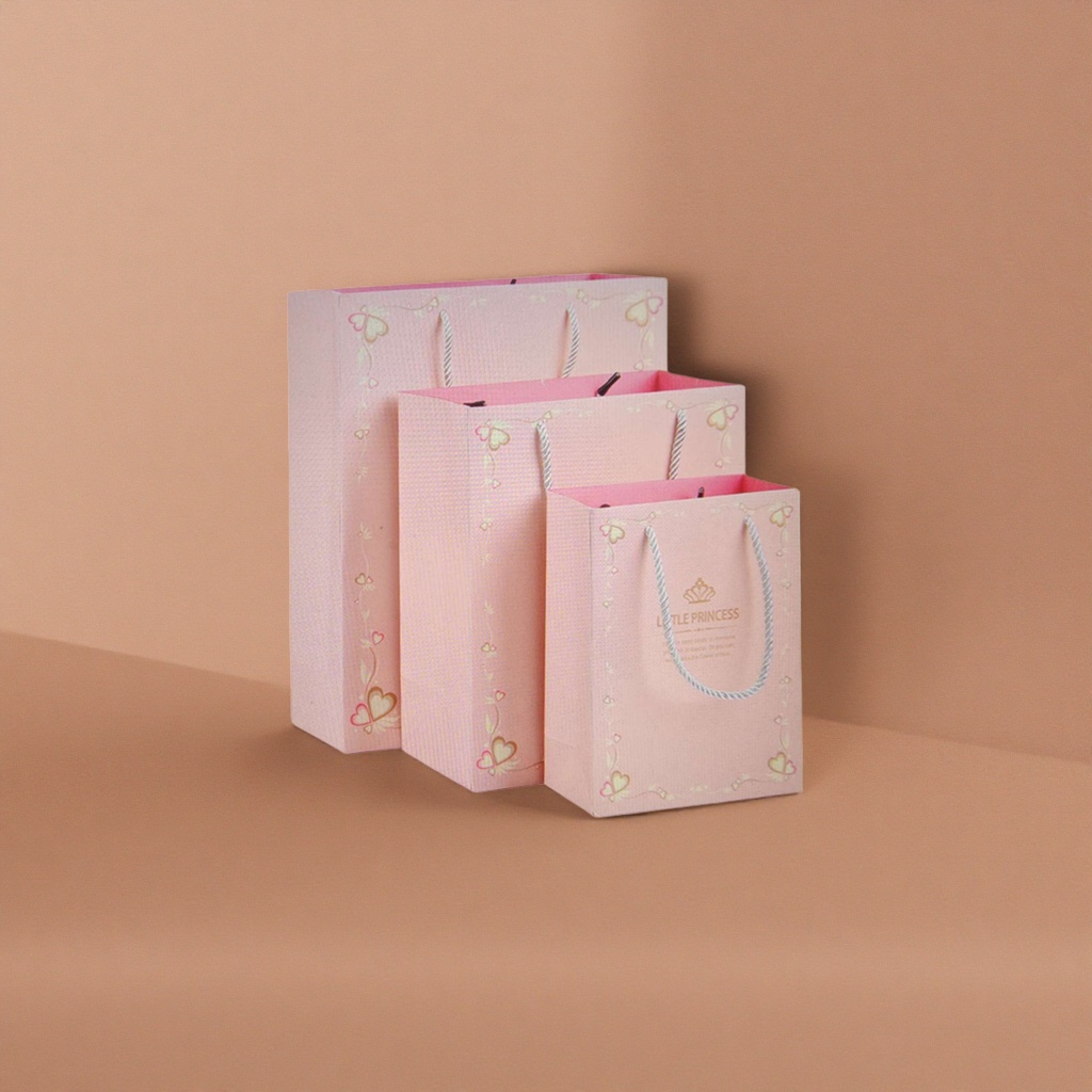Pink heart-shaped patterned gift bag, hand-held paper bag, packaging bag, specially designed for gifting