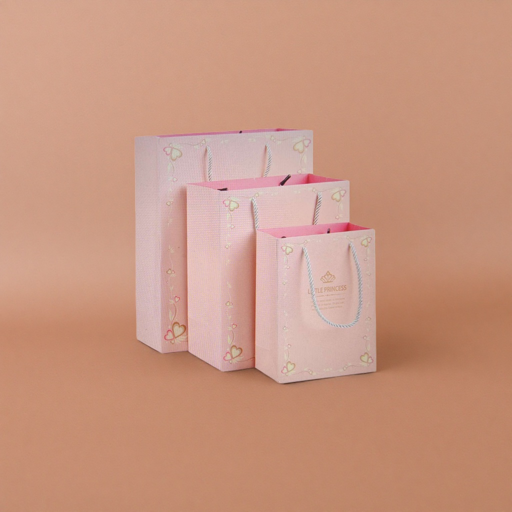 Pink heart-shaped patterned gift bag, hand-held paper bag, packaging bag, specially designed for gifting Specification image