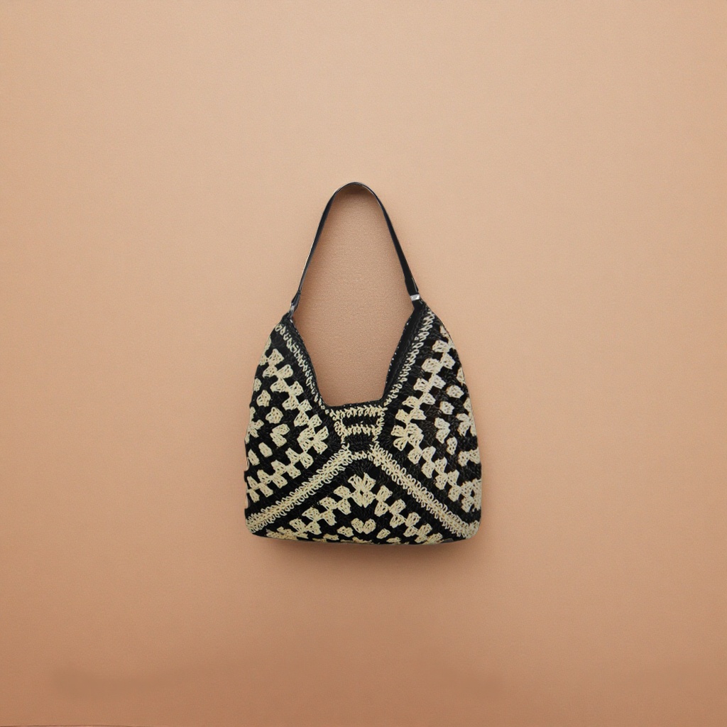 Black and white crochet handbag, a casual, fashionable and versatile single-shoulder bag for women Application Scenario