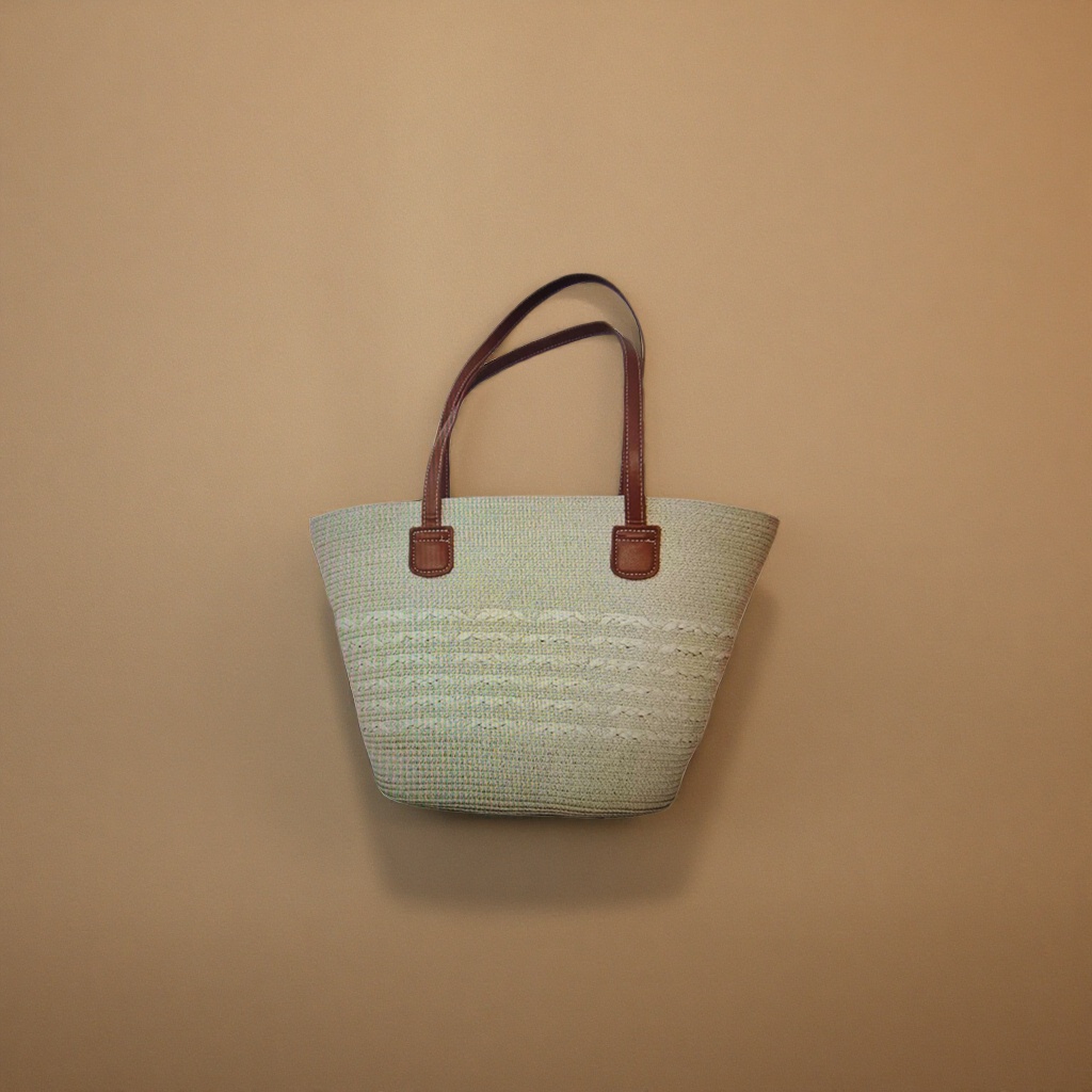 Beige woven handbag, a simple and fashionable single-shoulder tote bag for women Application Scenario