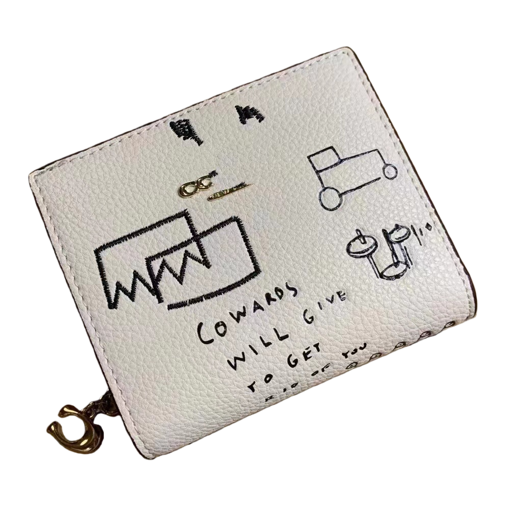 白色皮质钱包 黑色手绘涂鸦 COWARDS WILL GIVE TO GET YOU白底实物图