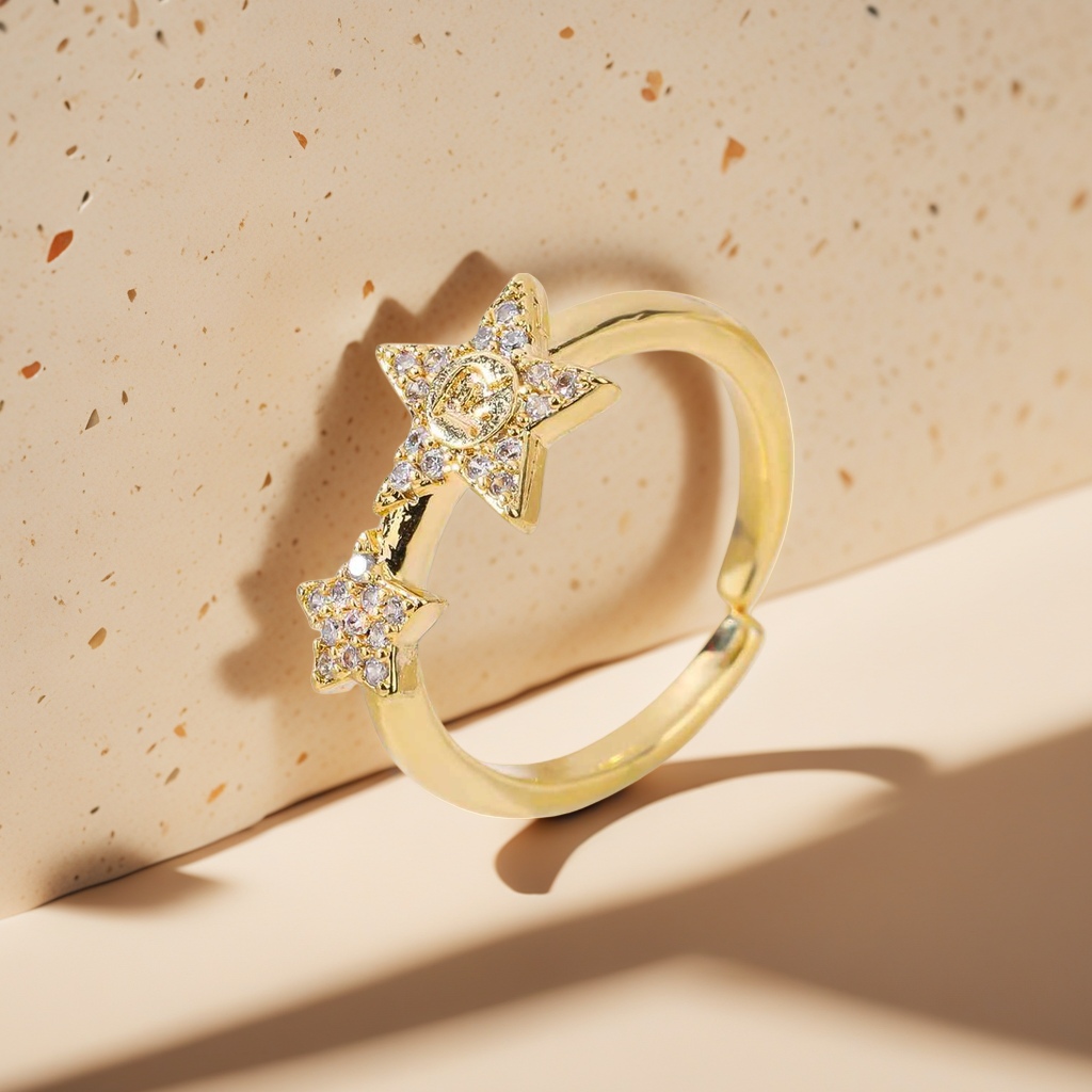 The golden star ring is a fashionable, simple and versatile women's accessory