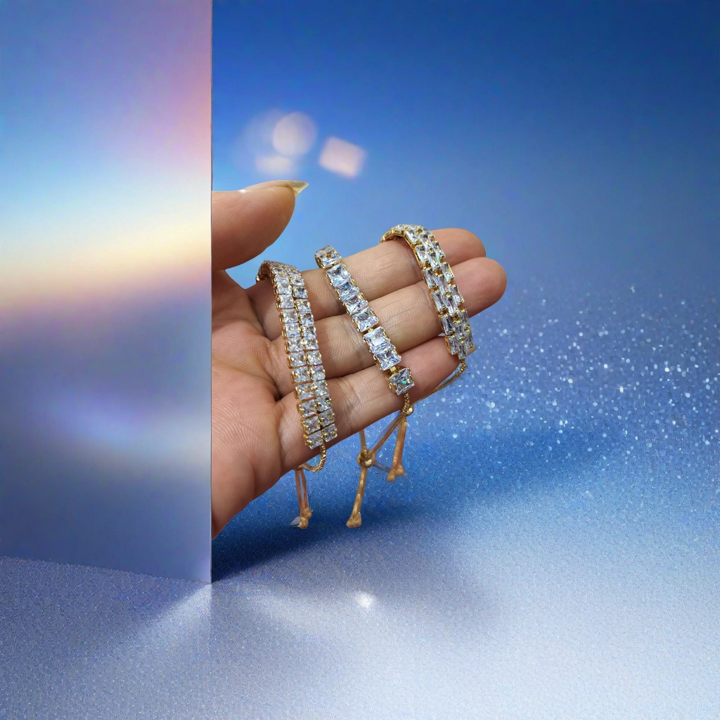 The golden diamond-encrusted handheld display bracelet shines as a light luxury lady's accessory Application Scenario