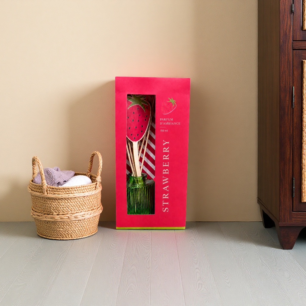 Pink packaging box strawberry fragrance diffuser, indoor air freshening aromatherapy decoration Application Scenario