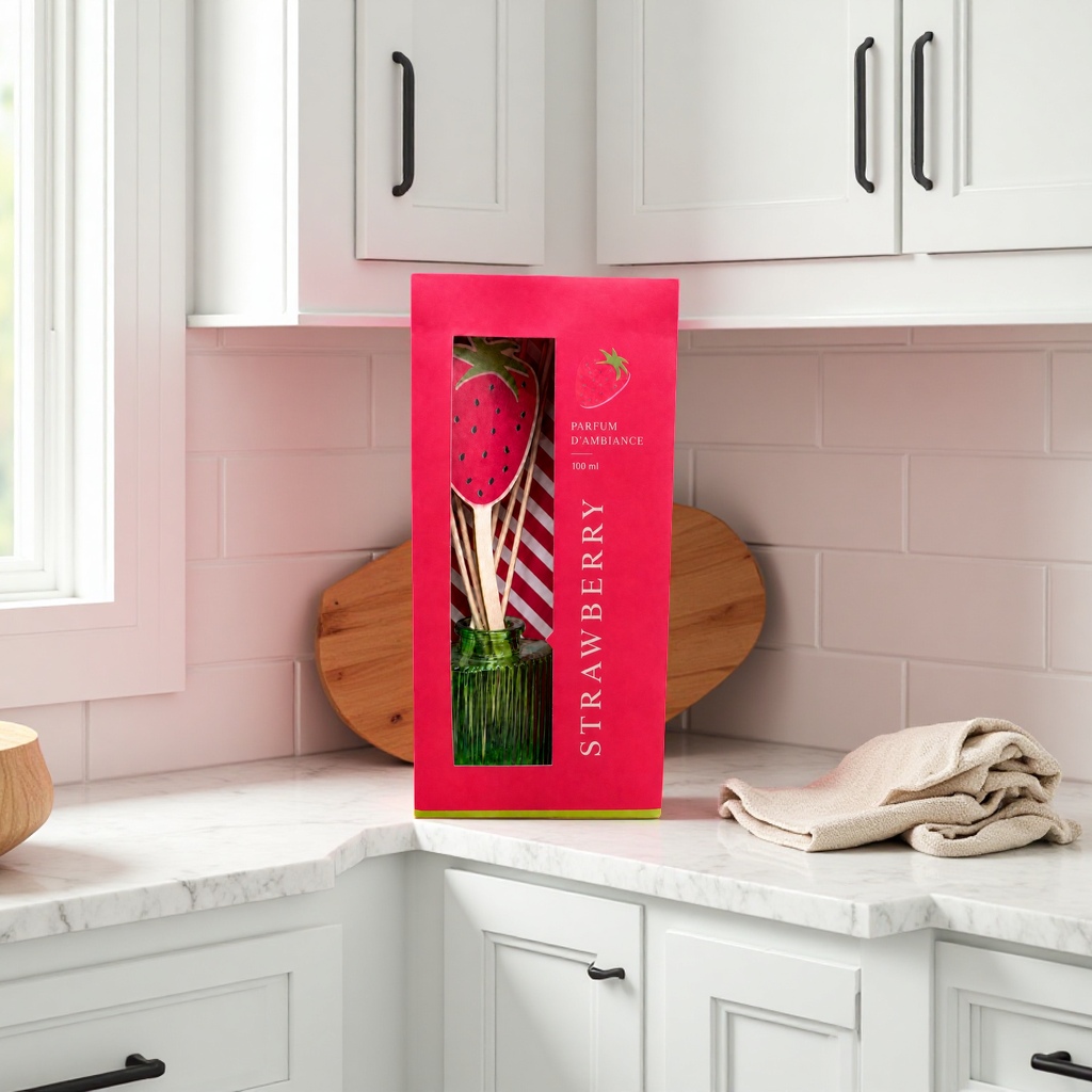 Pink packaging box strawberry fragrance diffuser, indoor air freshening aromatherapy decoration details Picture