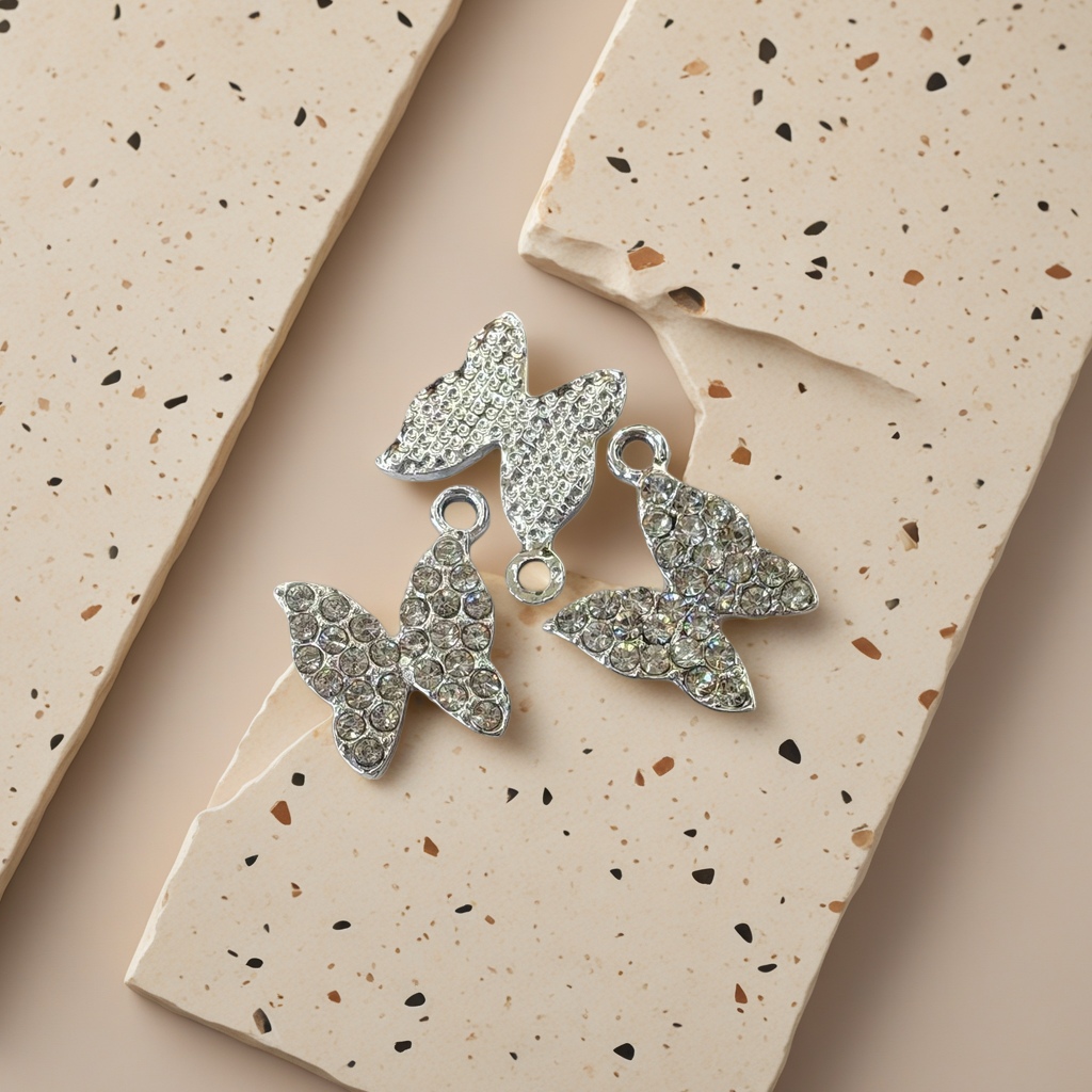 Silver diamond-encrusted butterfly pendant, a fashionable and versatile necklace for women Specification image