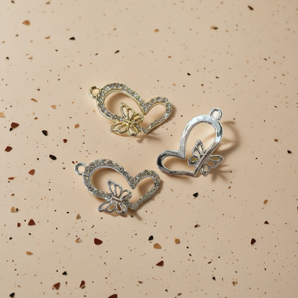 Gold diamond-encrusted heart-shaped butterfly pendant, silver diamond-encrusted hollow butterfly pendant details Picture