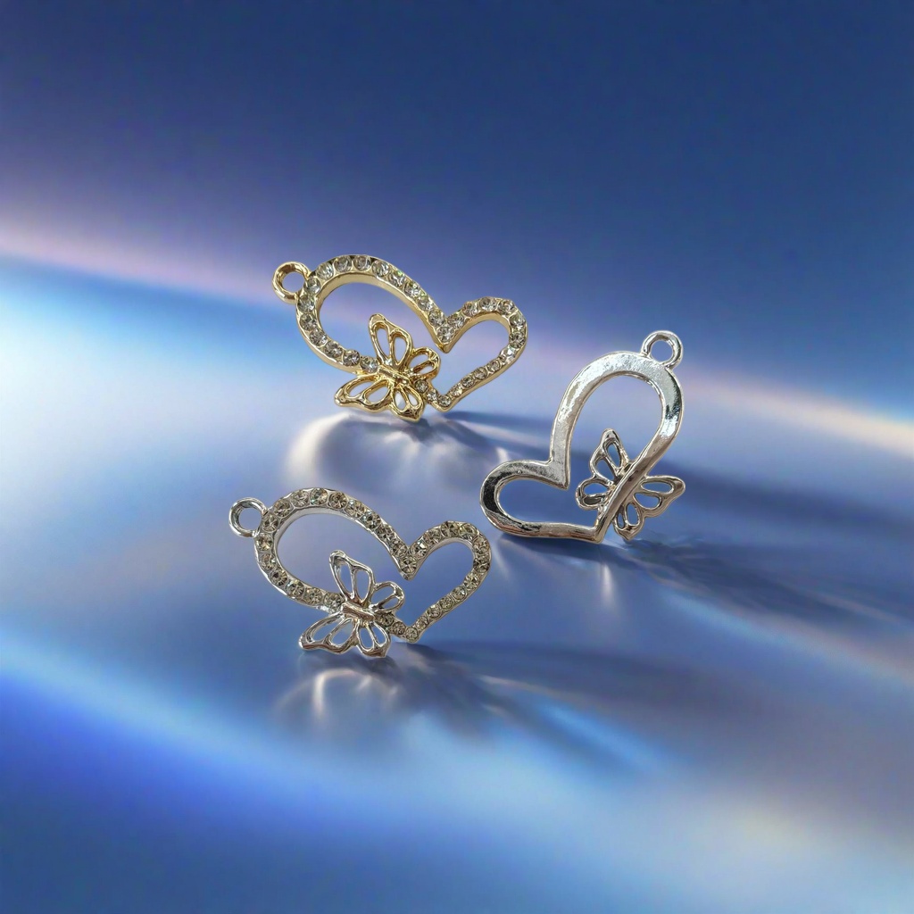 Gold diamond-encrusted heart-shaped butterfly pendant, silver diamond-encrusted hollow butterfly pendant Application Scenario