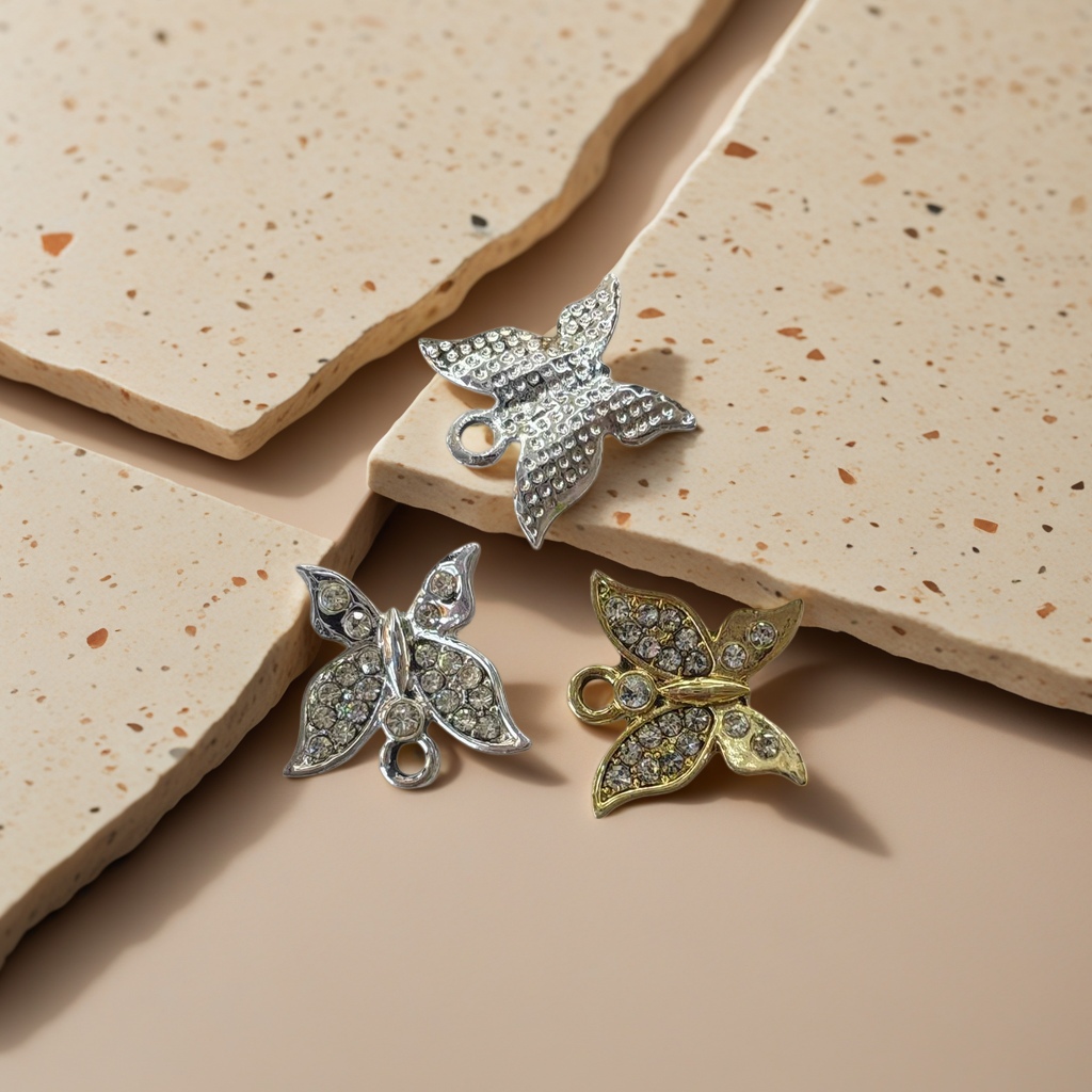Three diamond-encrusted butterfly pendant sterling silver necklace, a light luxury and niche design for women