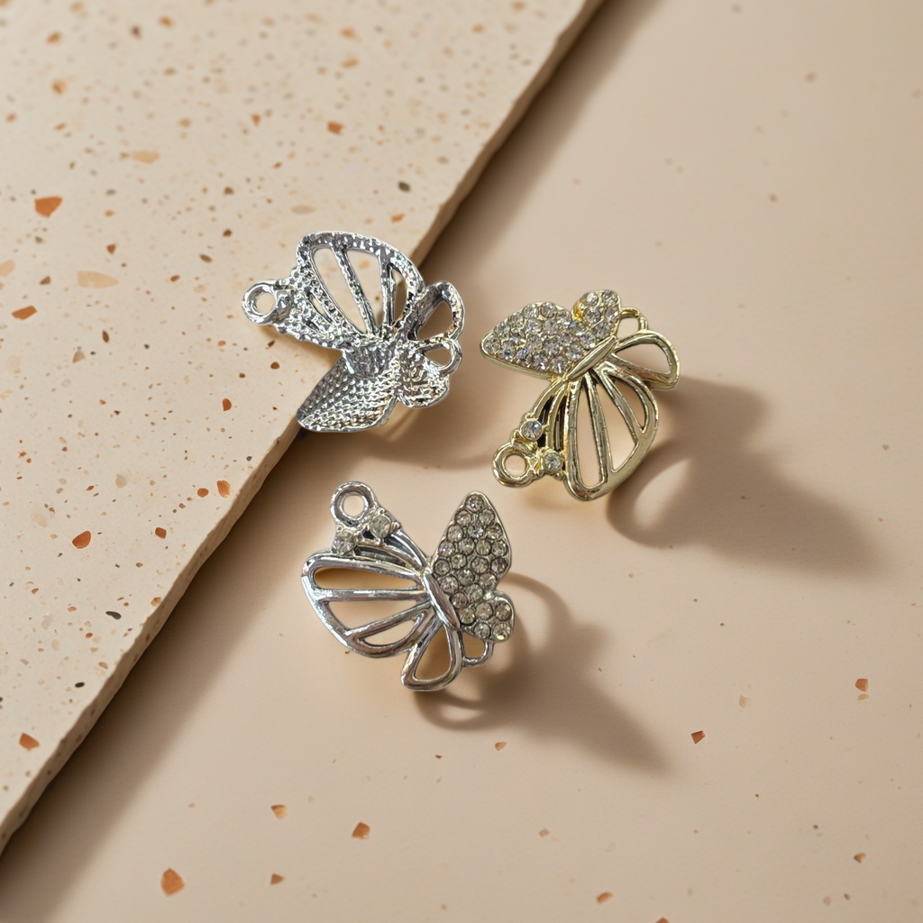 Silver and gold butterfly-shaped pendant, fashionable, versatile and exquisite gift box set