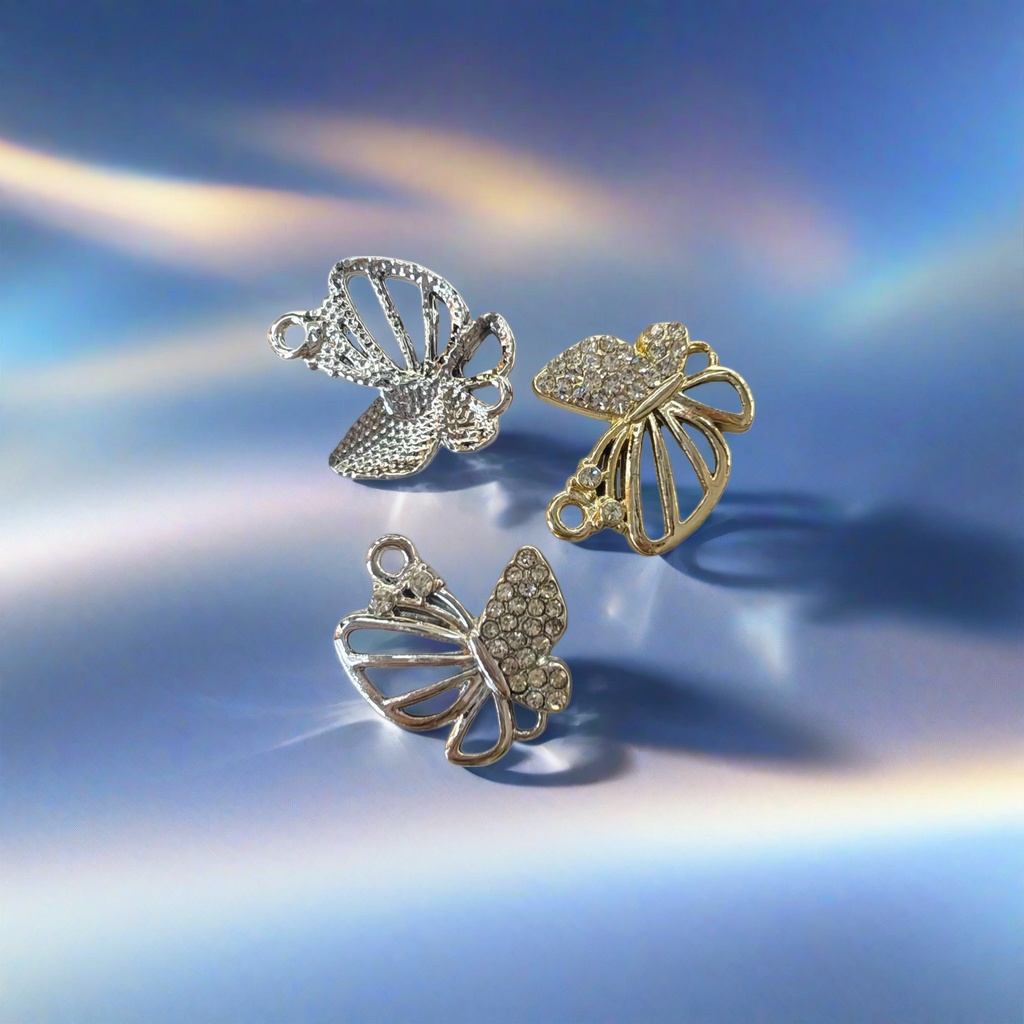 Silver and gold butterfly-shaped pendant, fashionable, versatile and exquisite gift box set Specification image