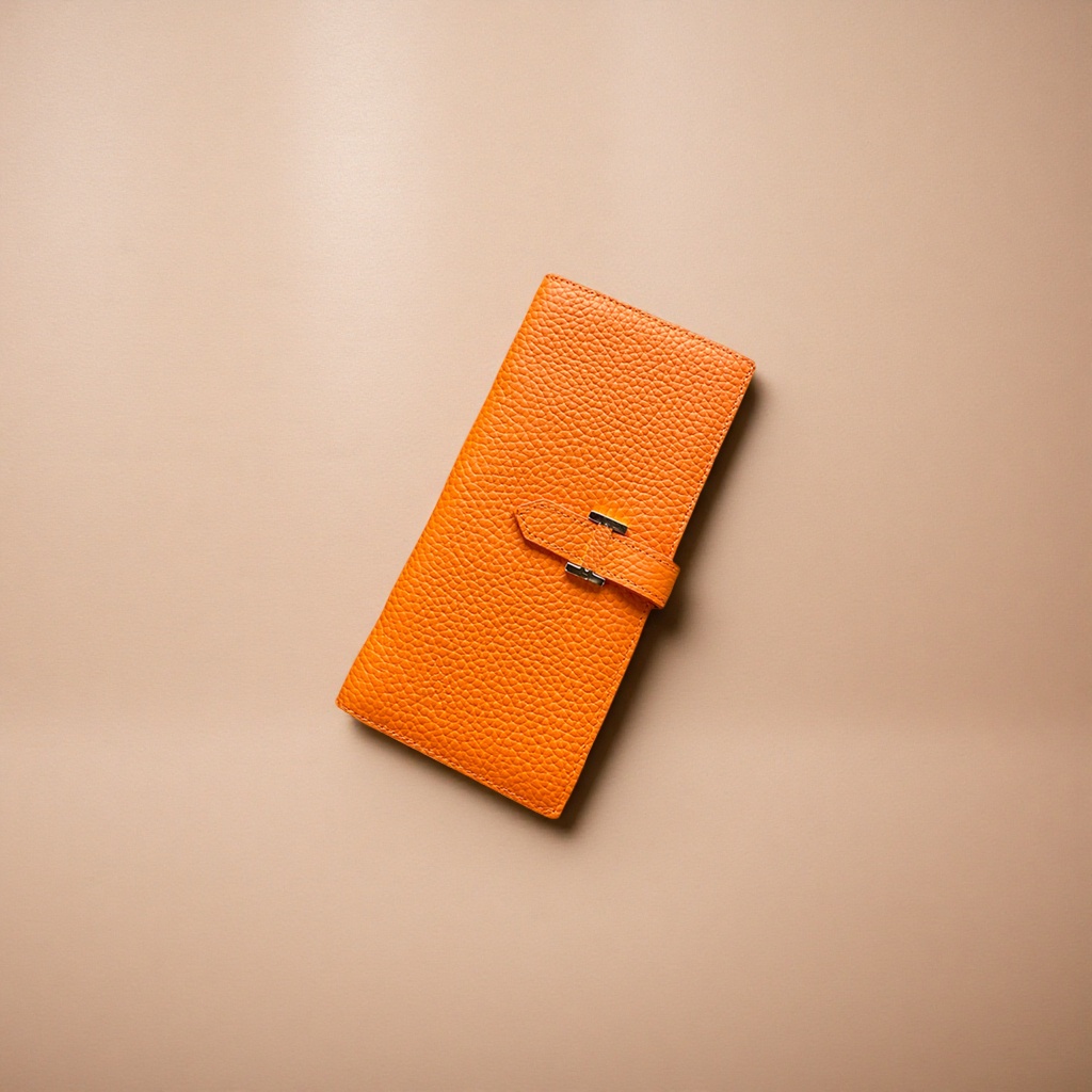 Orange textured leather wallet, a simple and fashionable short wallet for women Application Scenario
