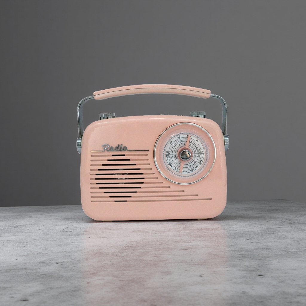 Pink retro radio, Bluetooth speaker, alarm clock with sound pickup function, wooden shell desktop decoration Application Scenario