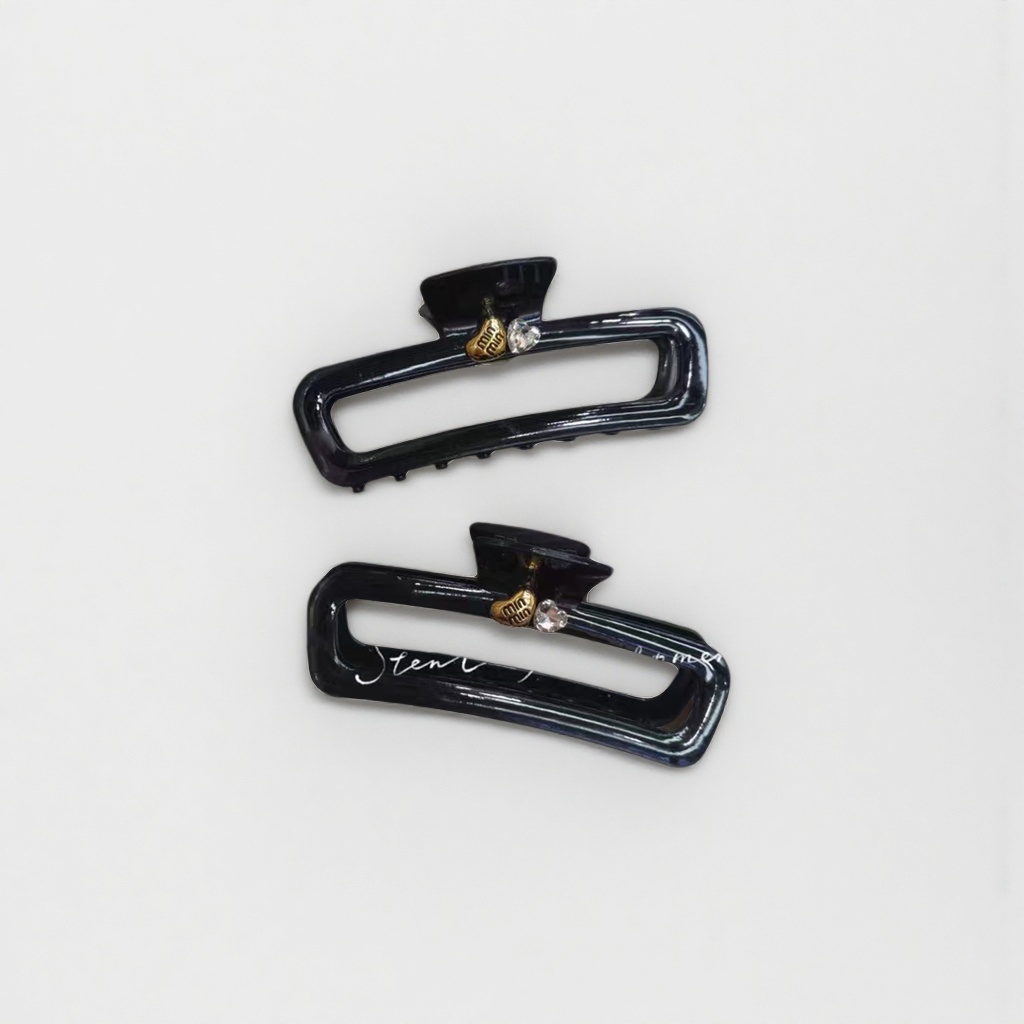 Black hairpins are simple and versatile for ladies' headwear. They are metal thin-handled anti-slip clips Specification image