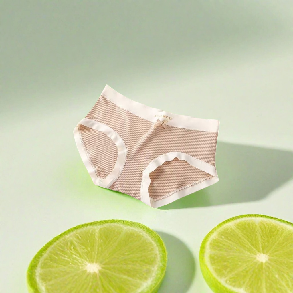 Beige striped pure cotton men's underwear is comfortable and breathable with flat corners at the four corners